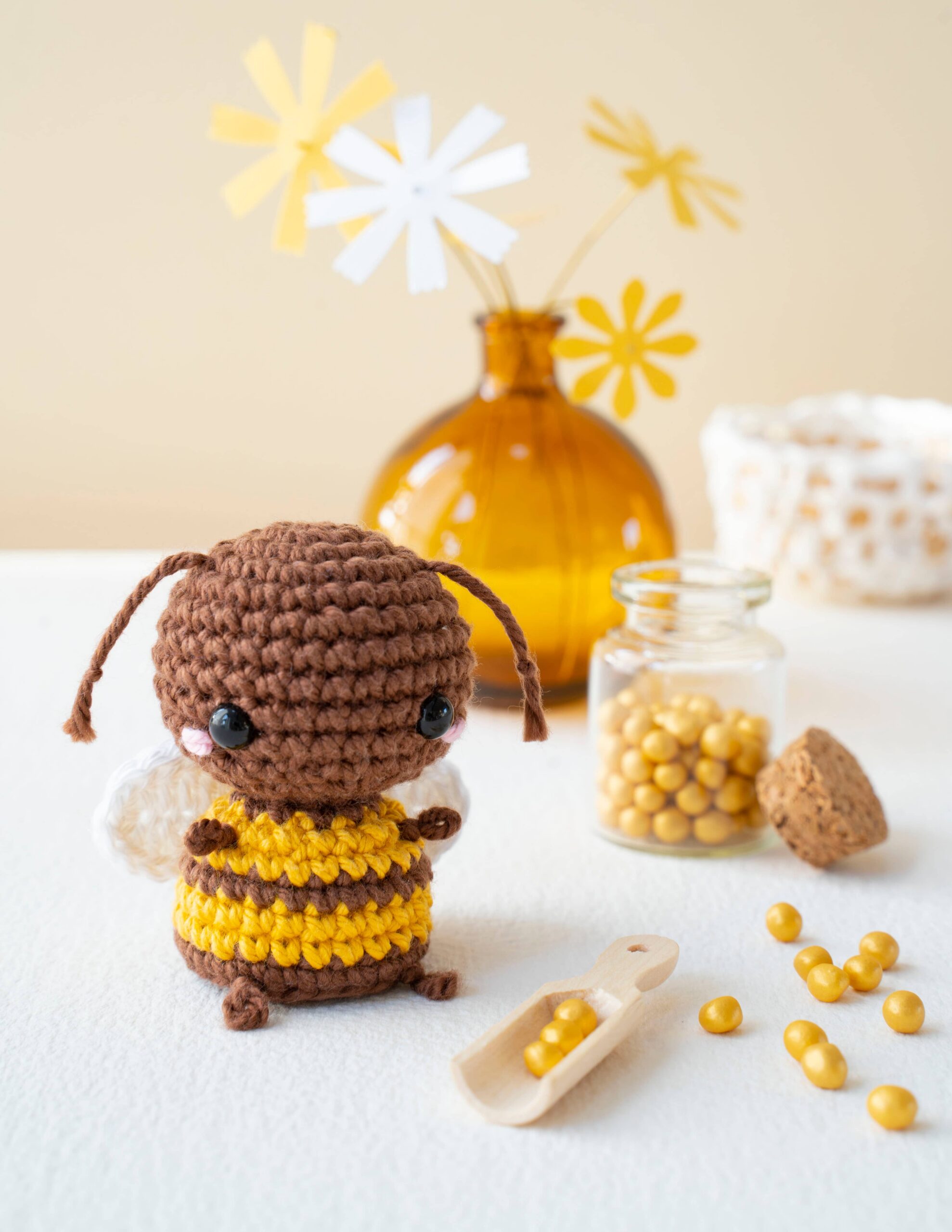 Mini abeille au crochet