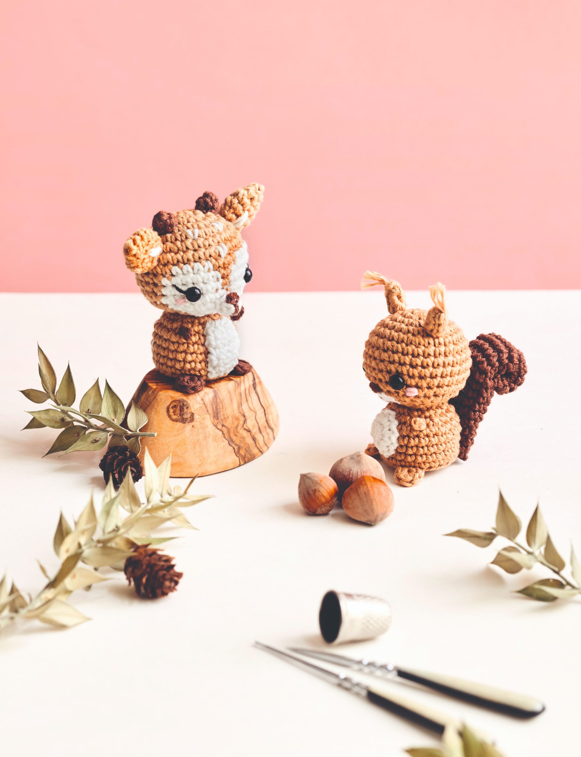 Mini faon et écureuil au crochet