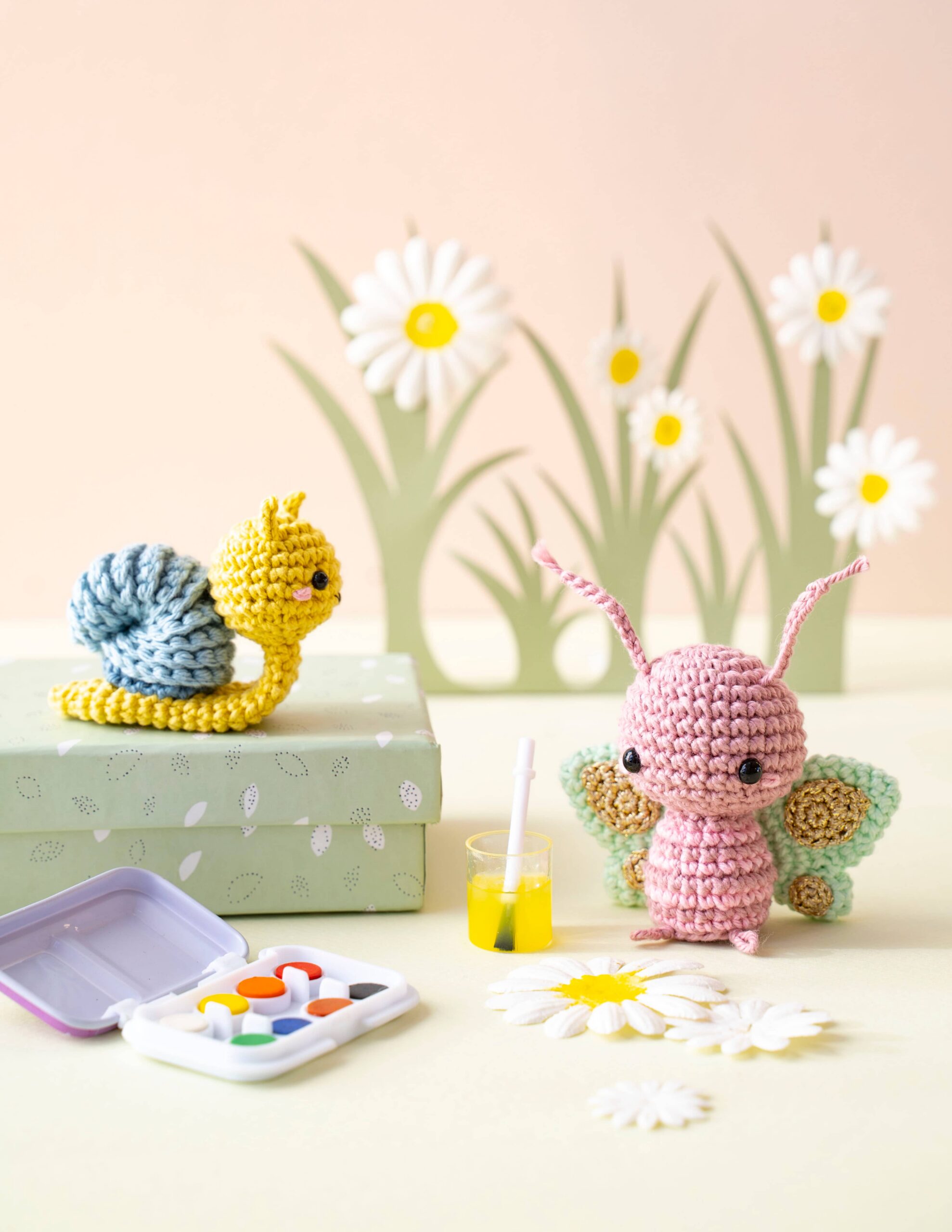 Mini papillon et escargot au crochet