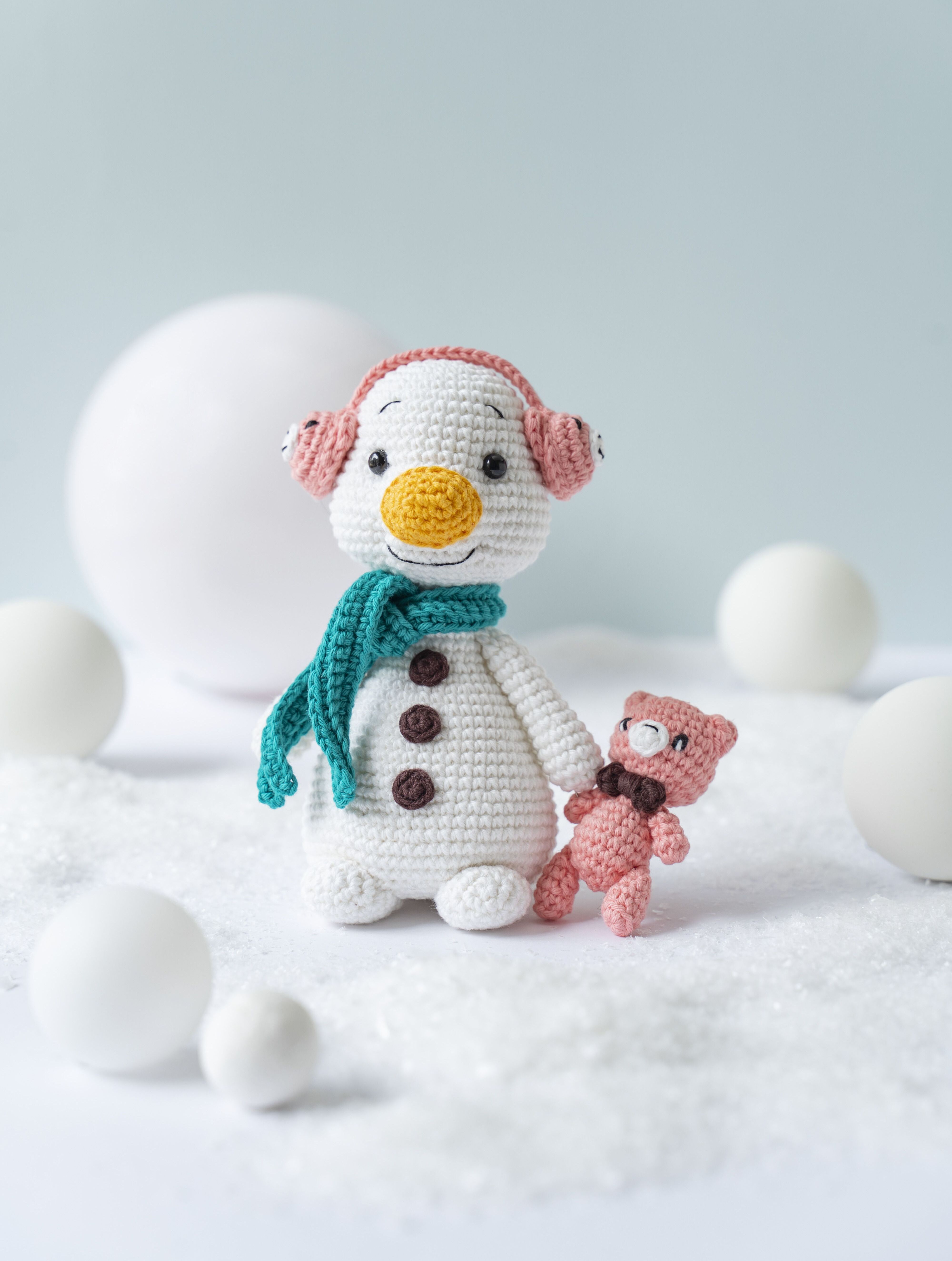 Bonhomme de neige au crochet avec doudou